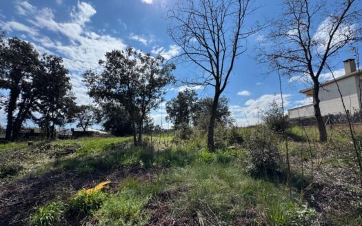 SUPER TERRENO  PARA CONSTRUIR LA CASA DE TUS SUEÑOS CON  LICENCIA Y PROYECTO