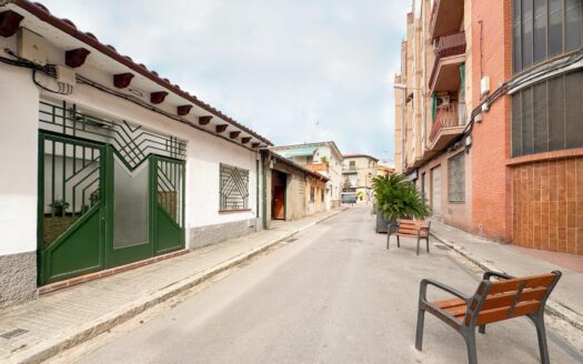 CASA DE PUEBLO, EN PLENO CENTRO