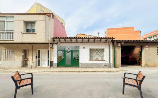 CASA DE PUEBLO, EN PLENO CENTRO
