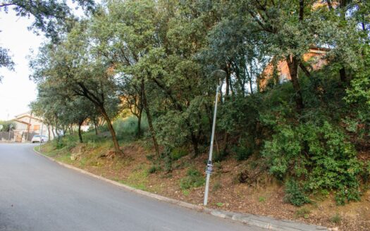En pleno corazón de Bigues i Riells, encontramos este terreno edificable de 543 m²