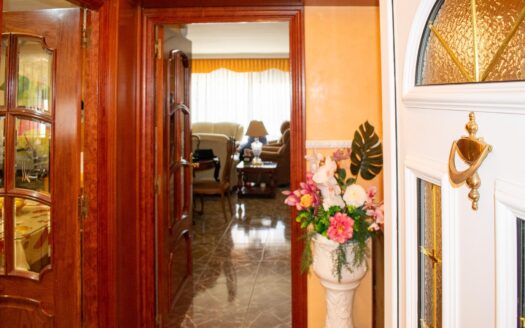 CASA PAREADA CENTRO MOTMELÓ