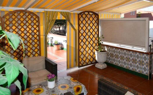 CASA PAREADA CENTRO MOTMELÓ