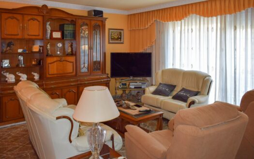 CASA PAREADA CENTRO MOTMELÓ